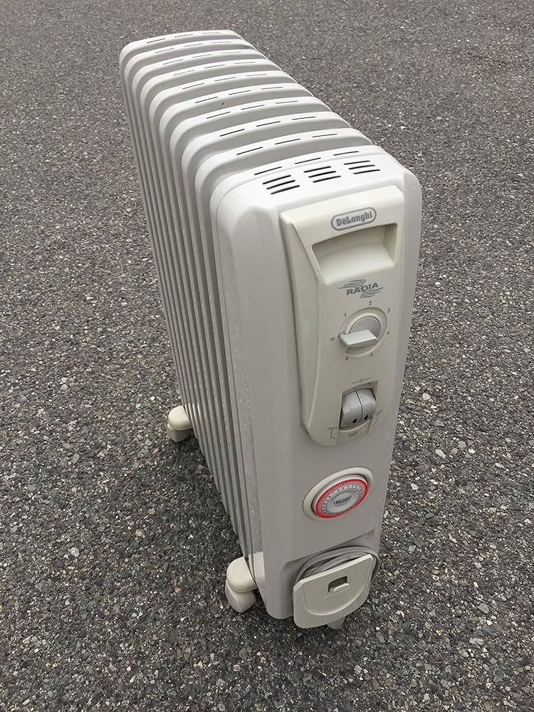 Amazon | DeLonghi オイル・ラジエターヒーター L字型フラットフィン10
