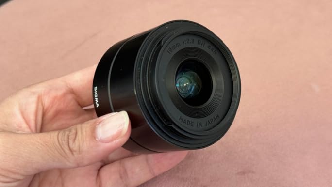 Amazon.com : Sigma 19mm F2.8 EX DN Art (Black) for Sony SE