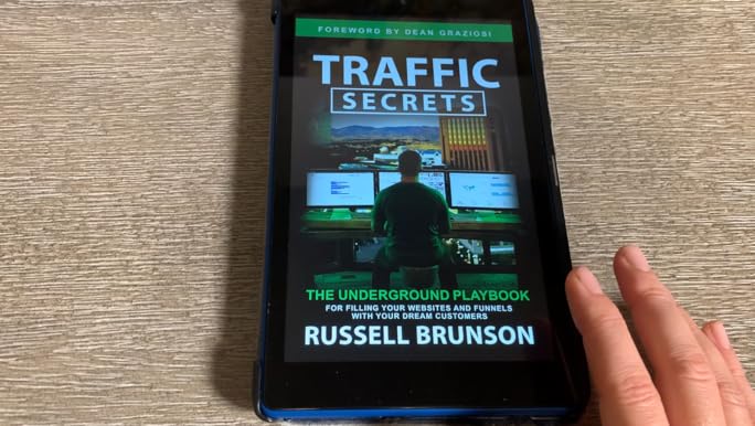 Amazon.com: Traffic Secrets: The Underground Playbook for Filling