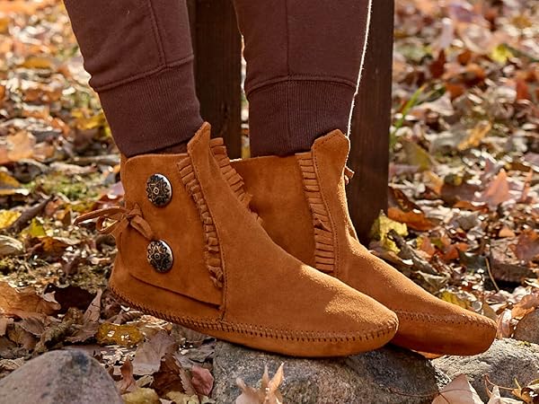 Amazon.com | Minnetonka Men's Sheepskin Ankle Boots 7 M Golden Tan
