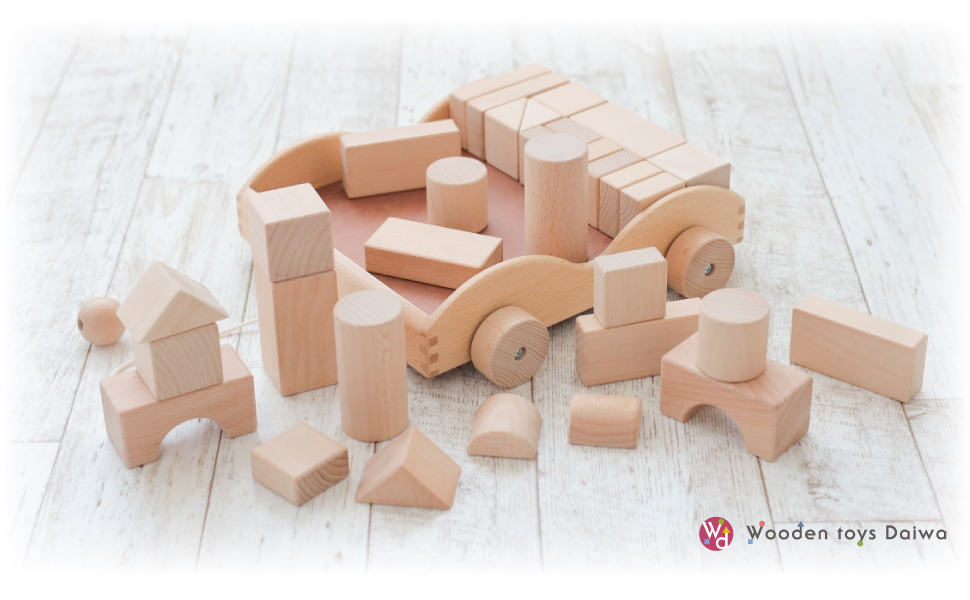 Amazon | 木製おもちゃのだいわ 積木車（4cm基尺）(無塗装積木32個