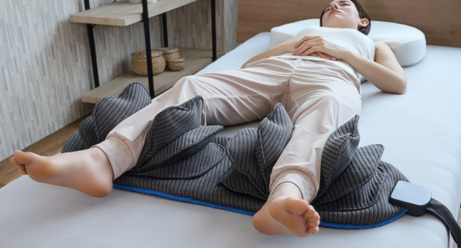 Amazon | 動く足枕 BlueBloodバタフライフットピロー 足まくら 就寝用