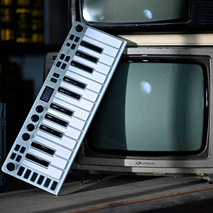 Amazon | ESI Xsynth(エックスシンセ) 超薄型25鍵シンセサイザー