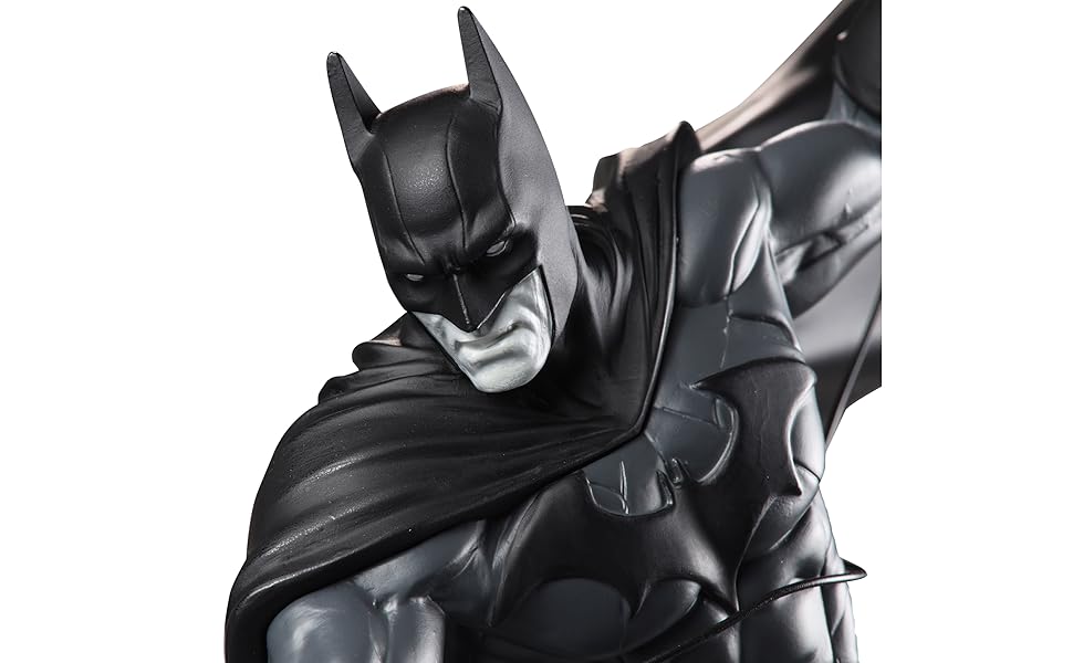 Amazon.com: McFarlane Toys - DC Direct Batman by Inhyuk Lee