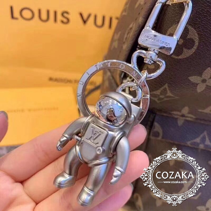 lv キーホルダー 金具 ルイヴィトン キーリング 宇宙飛行士 チャーム