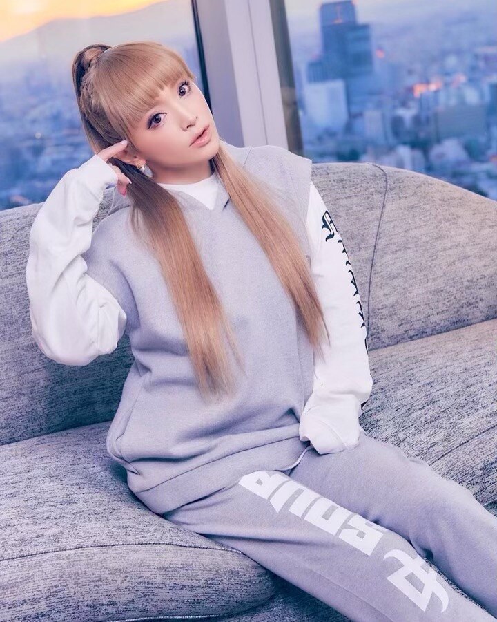 ayumi hamasaki×MIRROR9」 コラボセットアップ販売決定！ | グッズ