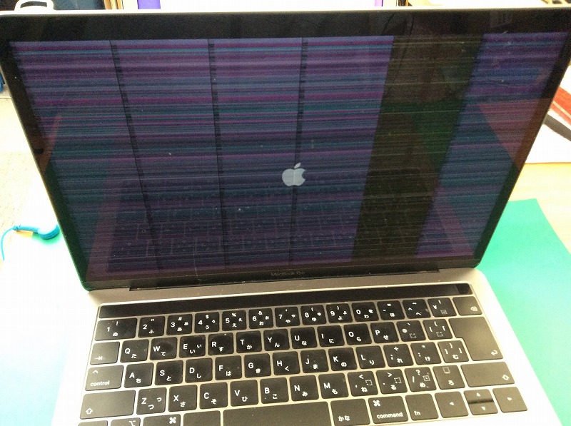 MacBookPro 13ｲﾝﾁ 2019 4 Thander Bolt 3 ports 液晶表示不良［液晶