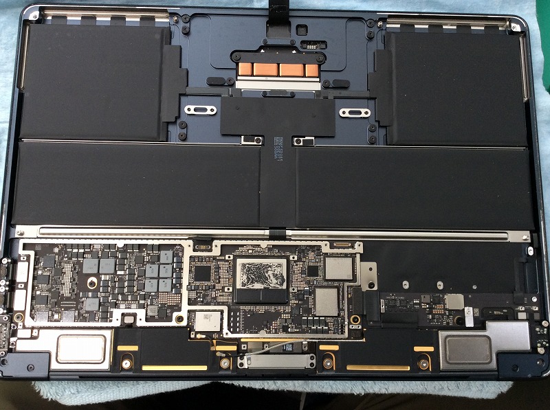 MacBook Air M2 2022 キーボード トラックパッド不具合[水没故障