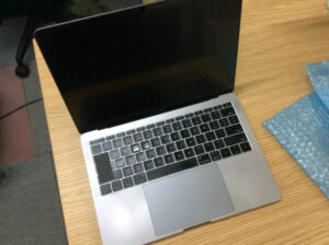 MacBook Pro 13インチ Retina 2017 (ファンクションキーモデル