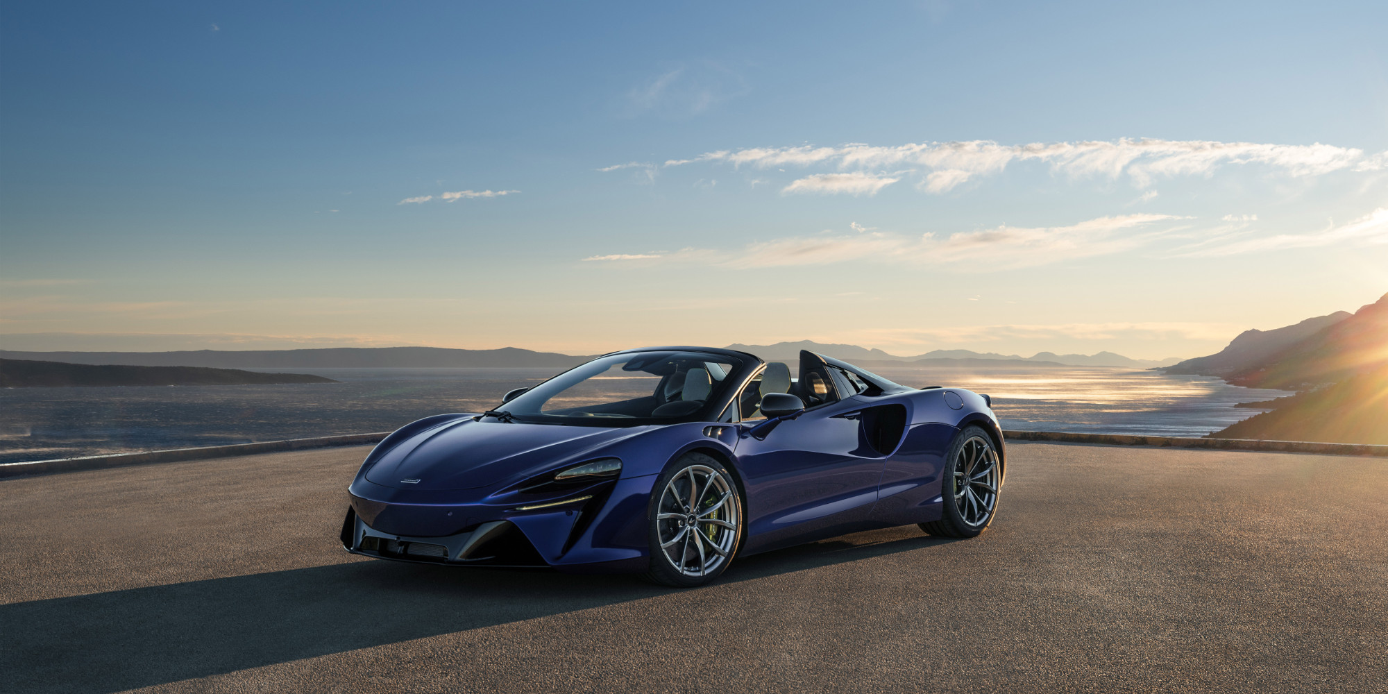 マクラーレン名古屋 | McLAREN 正規ディーラー 八光自動車工業株式会社