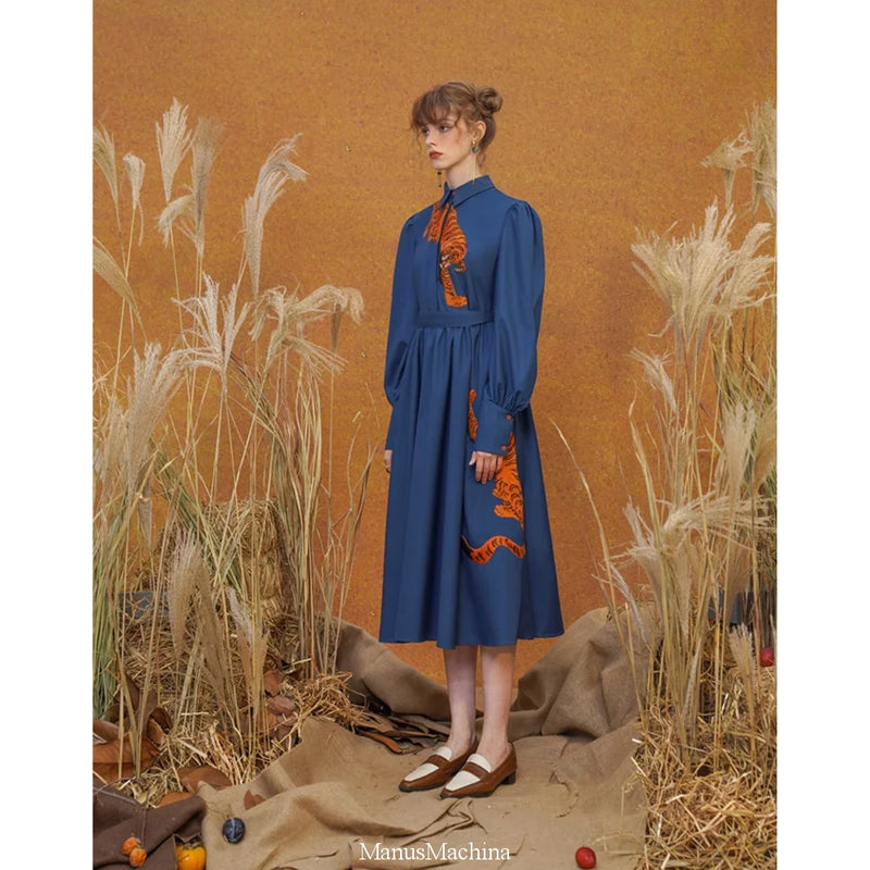 葉陰に蠢く猛虎図の刺繍ワンピース – ManusMachina