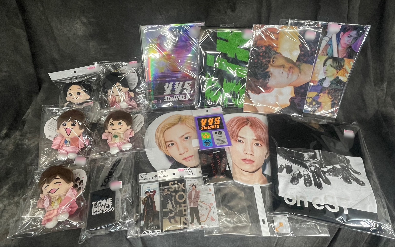 □SixTONES最新ツアーグッズなど店頭に並んでおります！□ | 万代書店