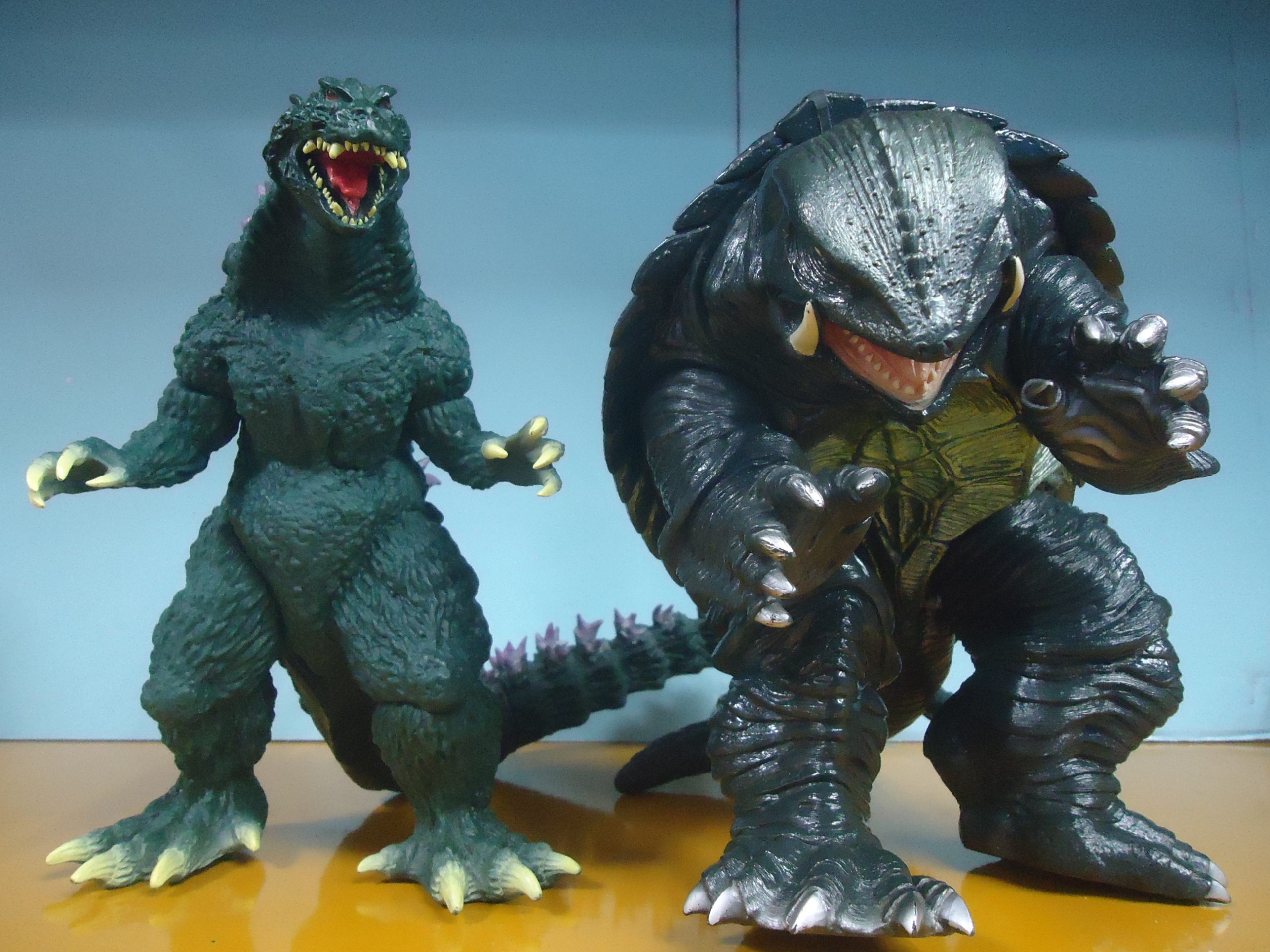 おもちゃ】《ゴジラ・ガメラ ソフビ》入荷しました♪ - 万代書店 諏訪店