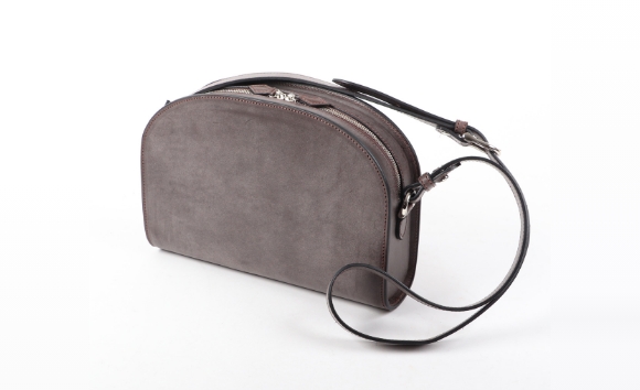 万双のショルダーバッグ