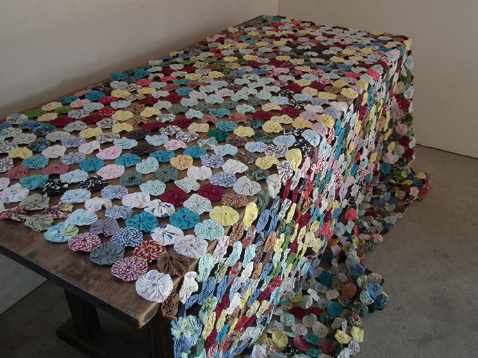 Z00265 アンティーク アメリカ製 大きなヨーヨーキルト | MANSIKKA