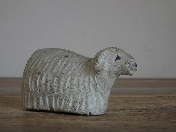 G02189 アンティーク 古い木彫りの羊（耳大） | MANSIKKA