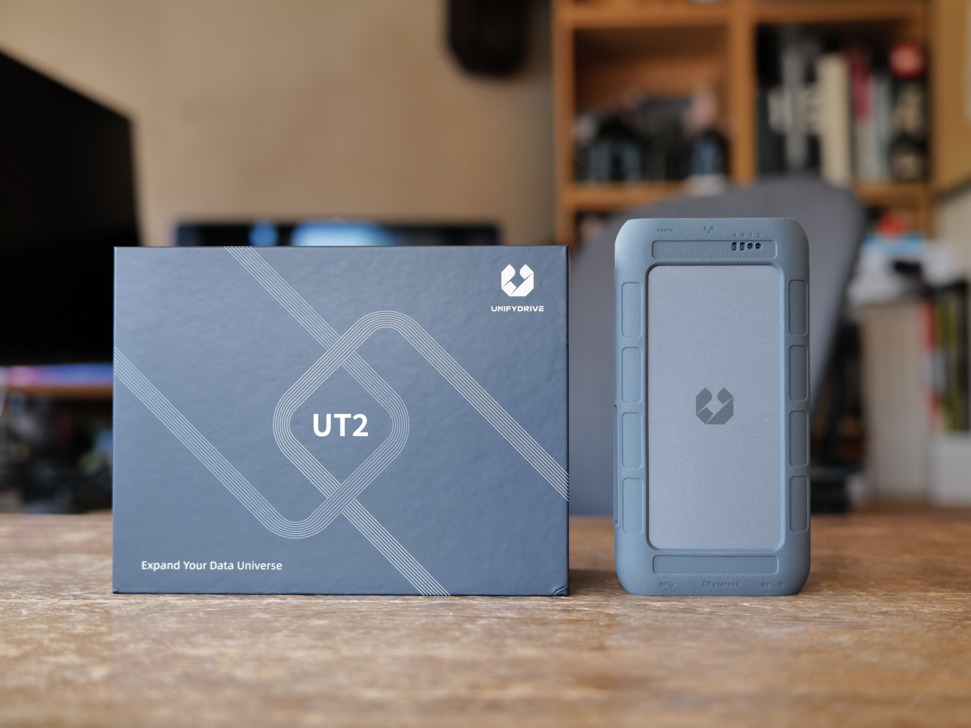 NASなのにポッケに入れて持ち運べる!? 「UT2」が超革新的 | Mac Fan Portal