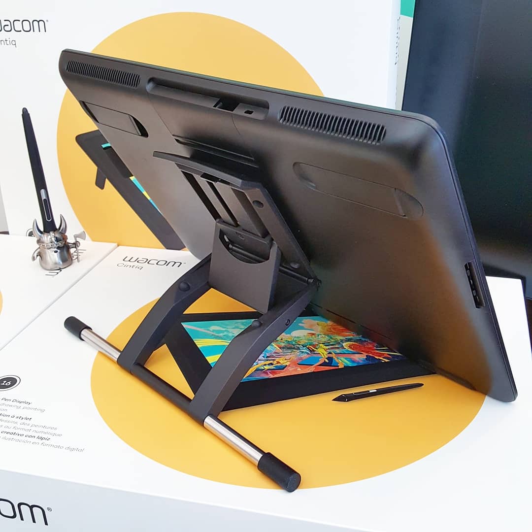 Wacom Cintiq 16 本体、ペン、＆ボヤタのスタンド Wacom Cintiq 16