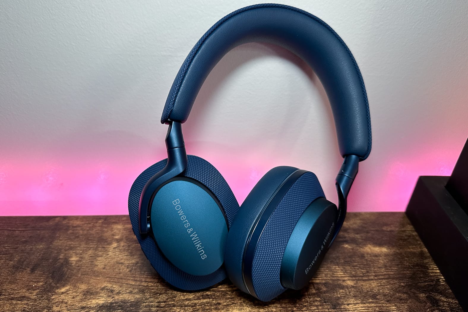 Bowers & Wilkins Px7 S2e Over-ear Noise-cancelling Headphones