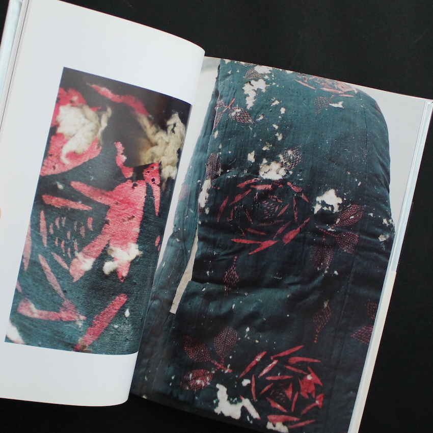 ひろしま / Hiroshima（Signed） - 石内 都 / Miyako Ishiuchi