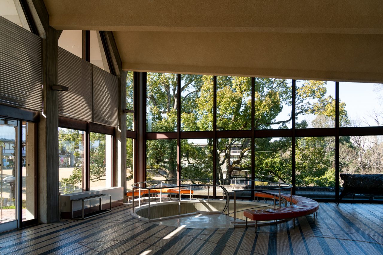 吉村順三・奥村昭雄「愛知県立芸術大学」の窓 自然と棲まう具体の科学