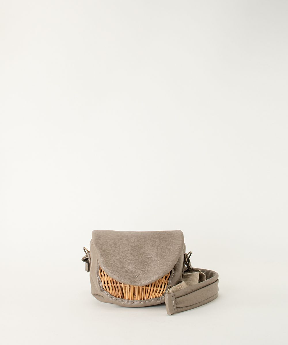 ebagos フニュ シュリンク・ボディバッグS (マロングラッセ） 籐ポケ