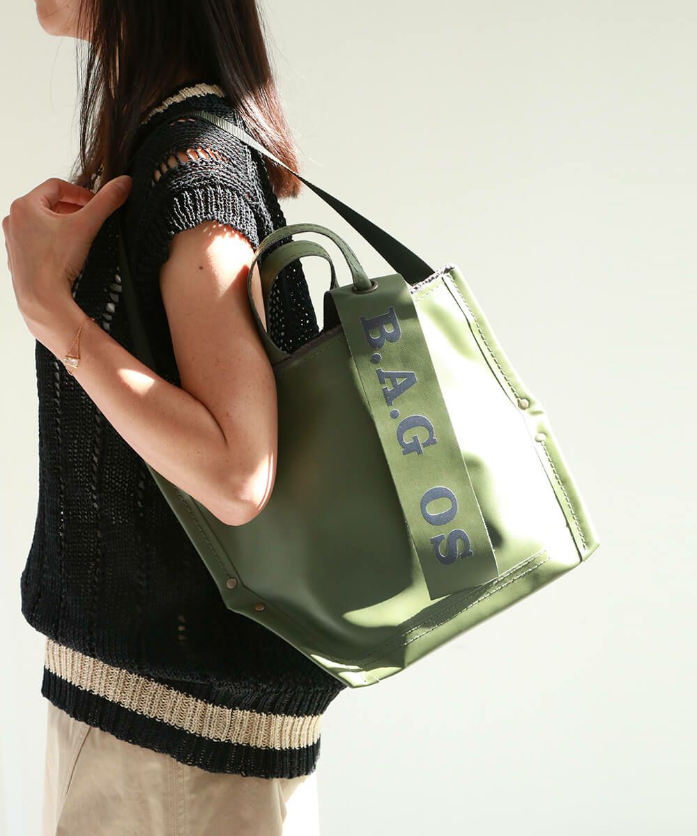 ebagos PVC Y字トート Mサイズ KHAKIエバゴス | マドリガル公式サイト