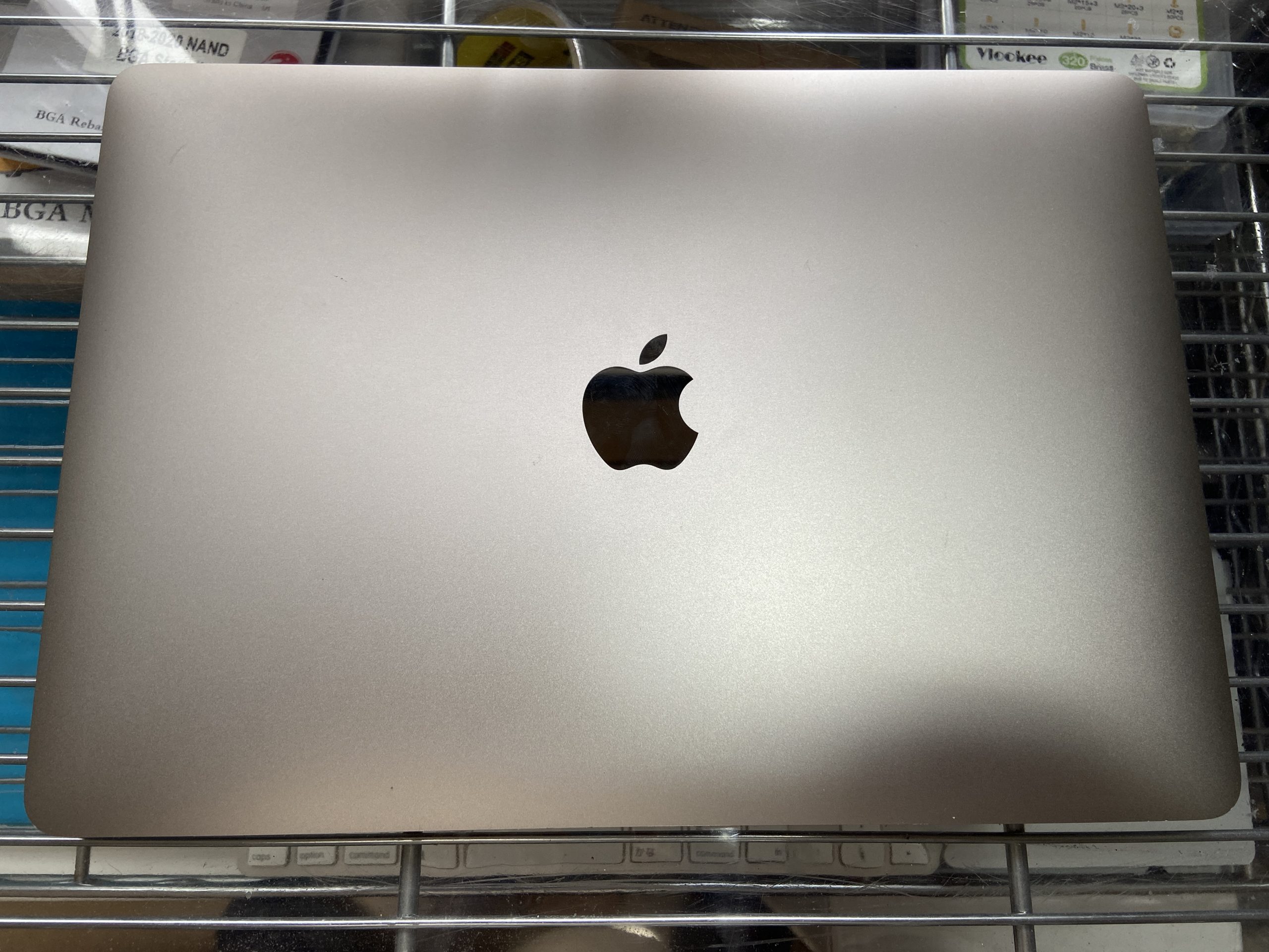 SSD故障】NANDチップ交換で MacBookPro 2020 モデル のロジックボード