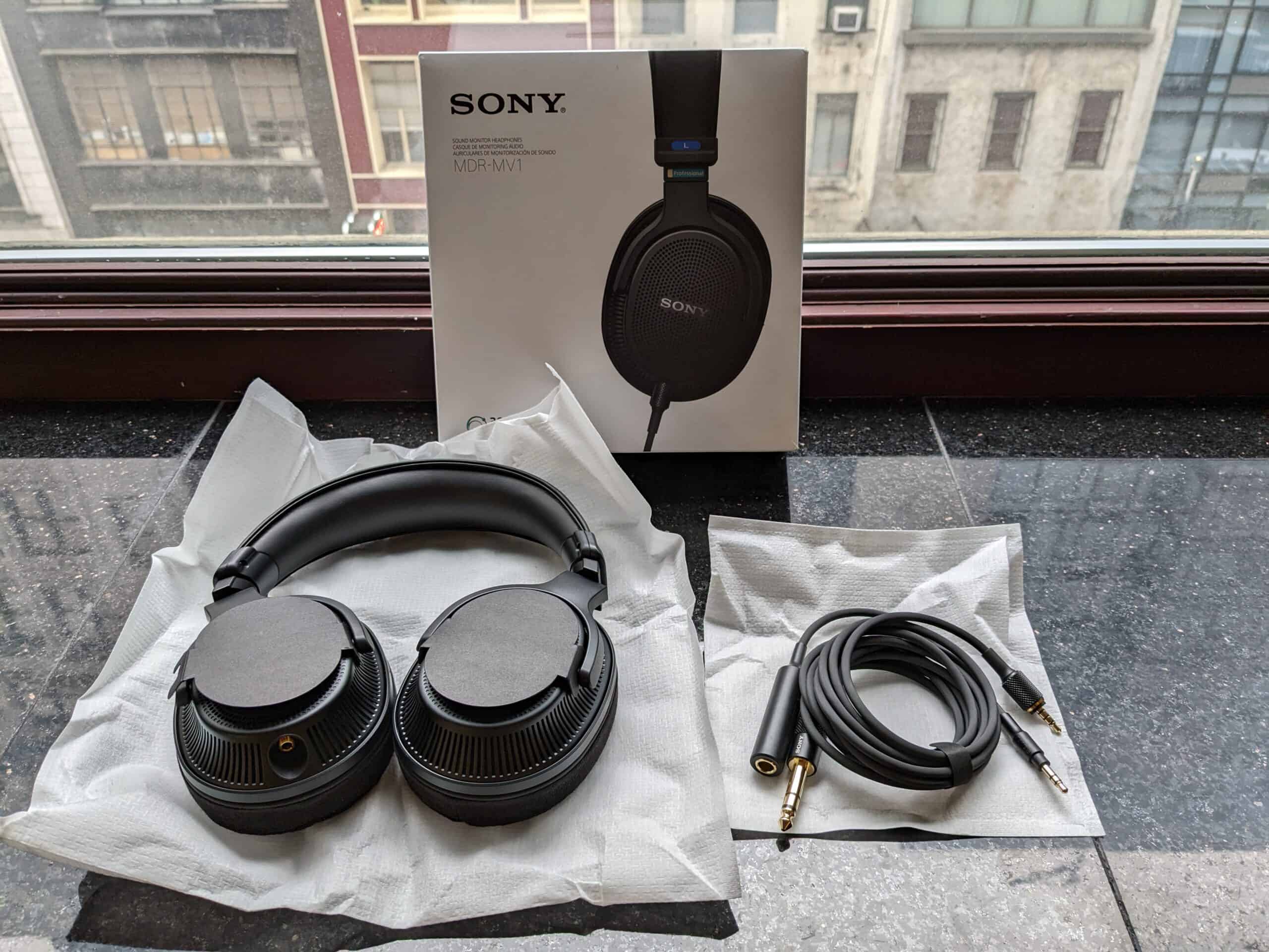 Sony MDR-MV1 とMUC-S12NB1 Sony MDR-MV1 Open Back Reference Monitor
