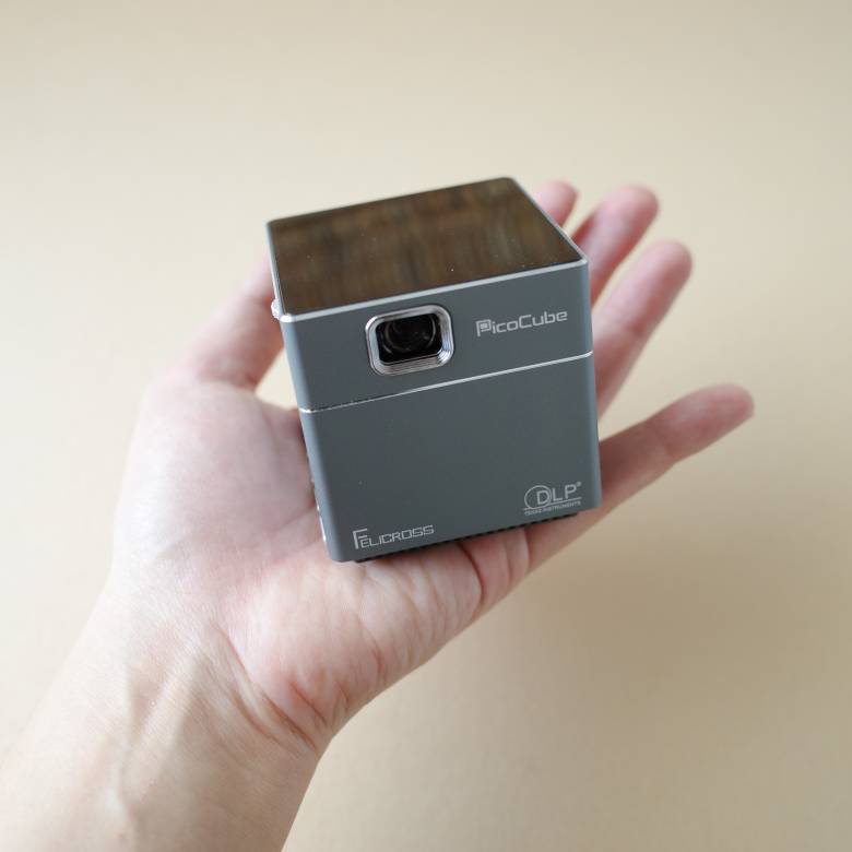 Pico Cube Xレビュー】180gを切るAndroid搭載の超小型モバイル