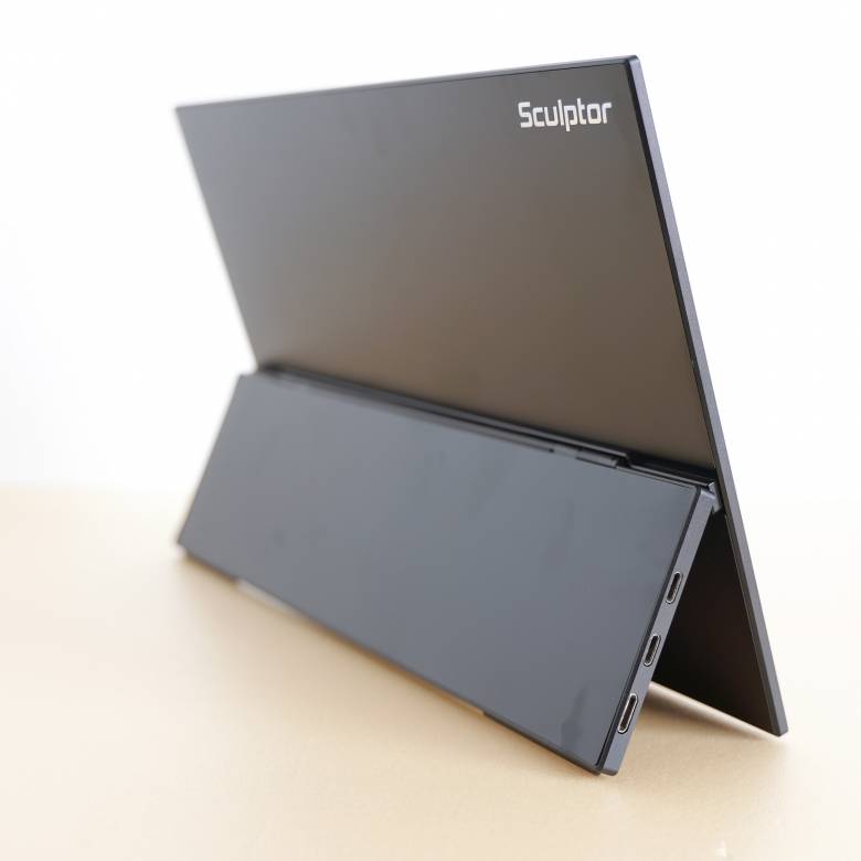 Sculptorレビュー】世界最薄・超軽量の4K HDR対応14インチモバイル