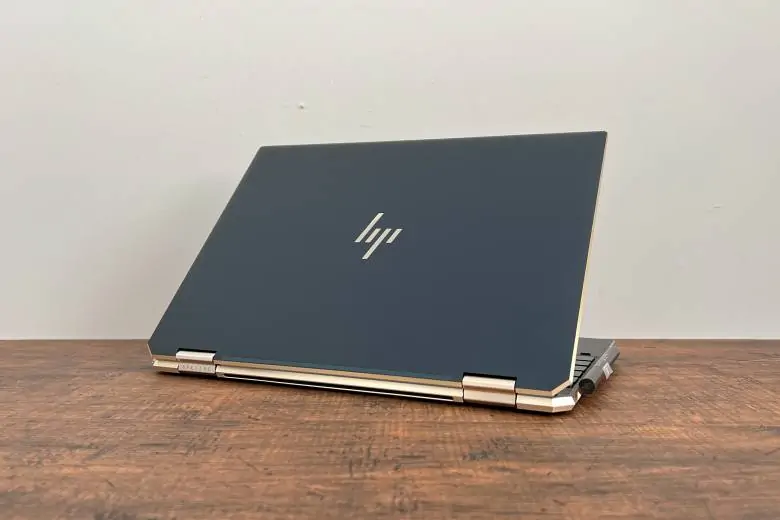 HP Spectre x360 14をレビュー！上質感と使いやすさ両立の13.5インチ