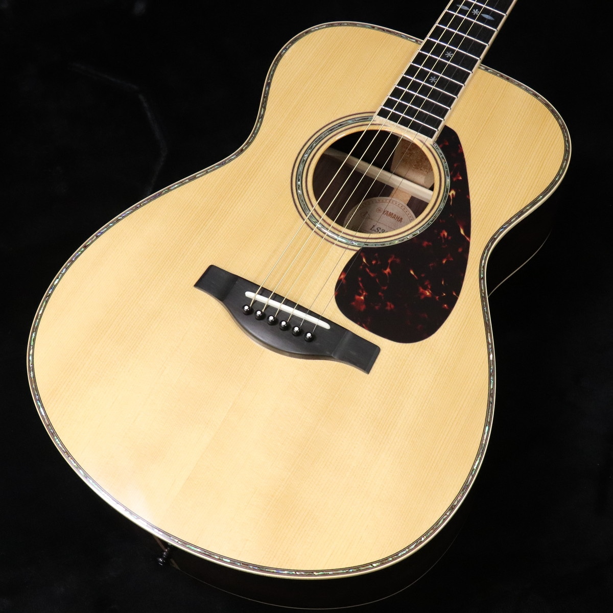 まみ。アコースティックギター ヤマハLS36 ハードケース付き まみ