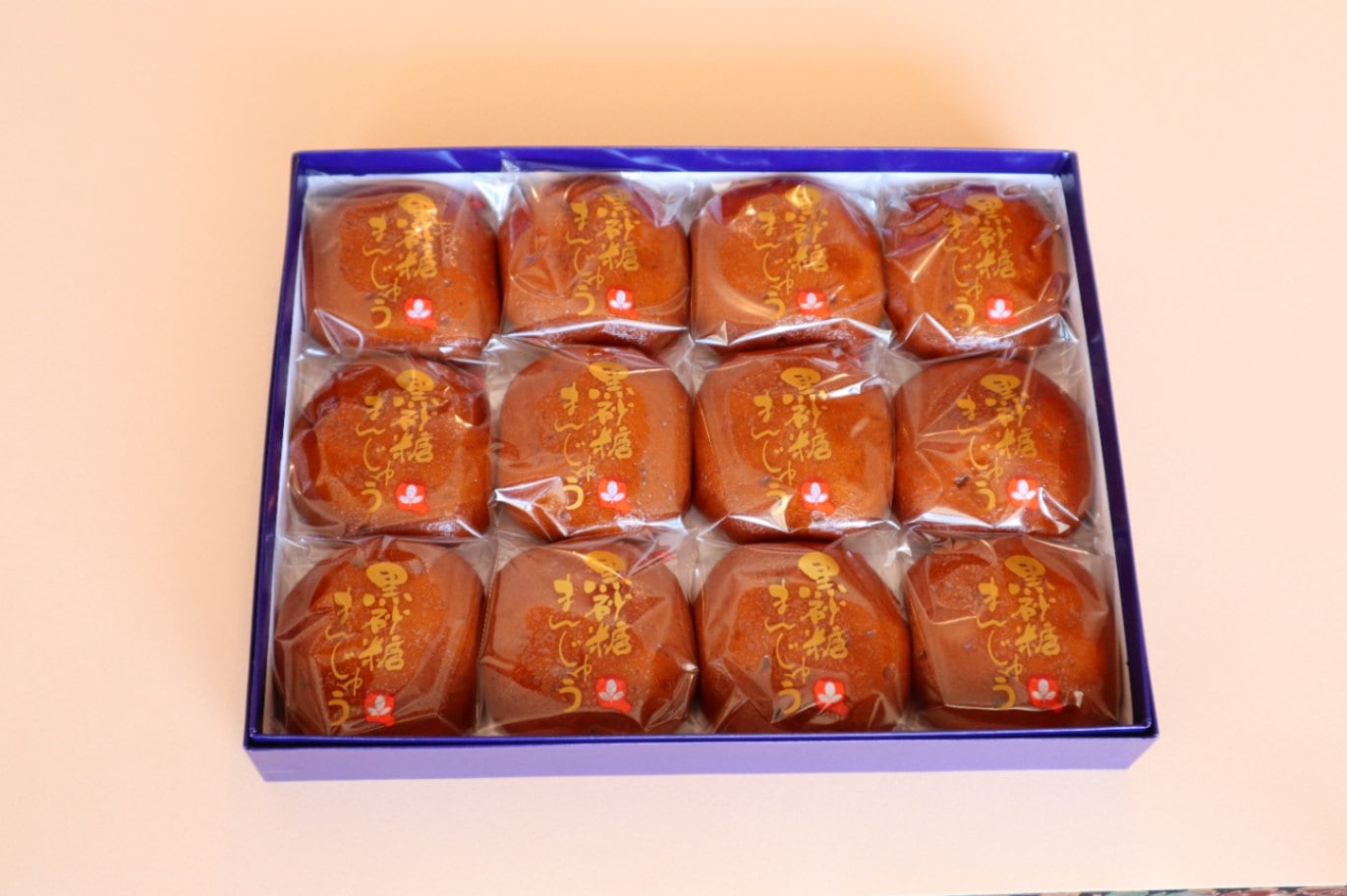 黒砂糖まんじゅう（30個入） | 黒砂糖まんじゅう,レギュラーサイズ