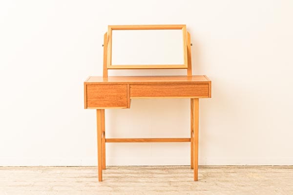 ライティングデスク