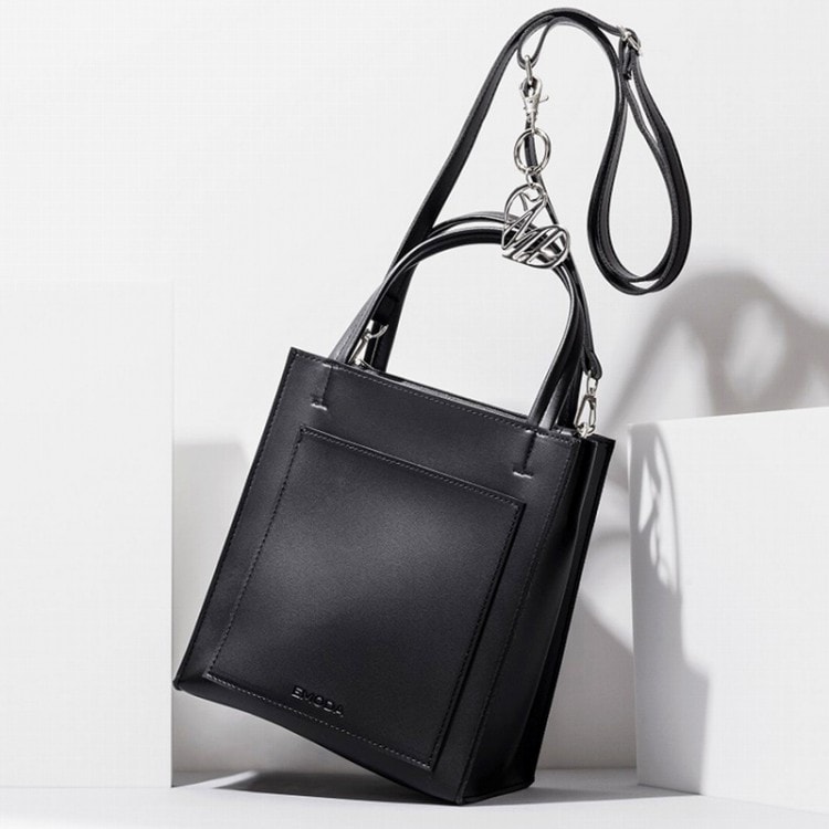 LA BAGAGERIE レザー調キルティングトートバッグBOOK | 商品カテゴリ