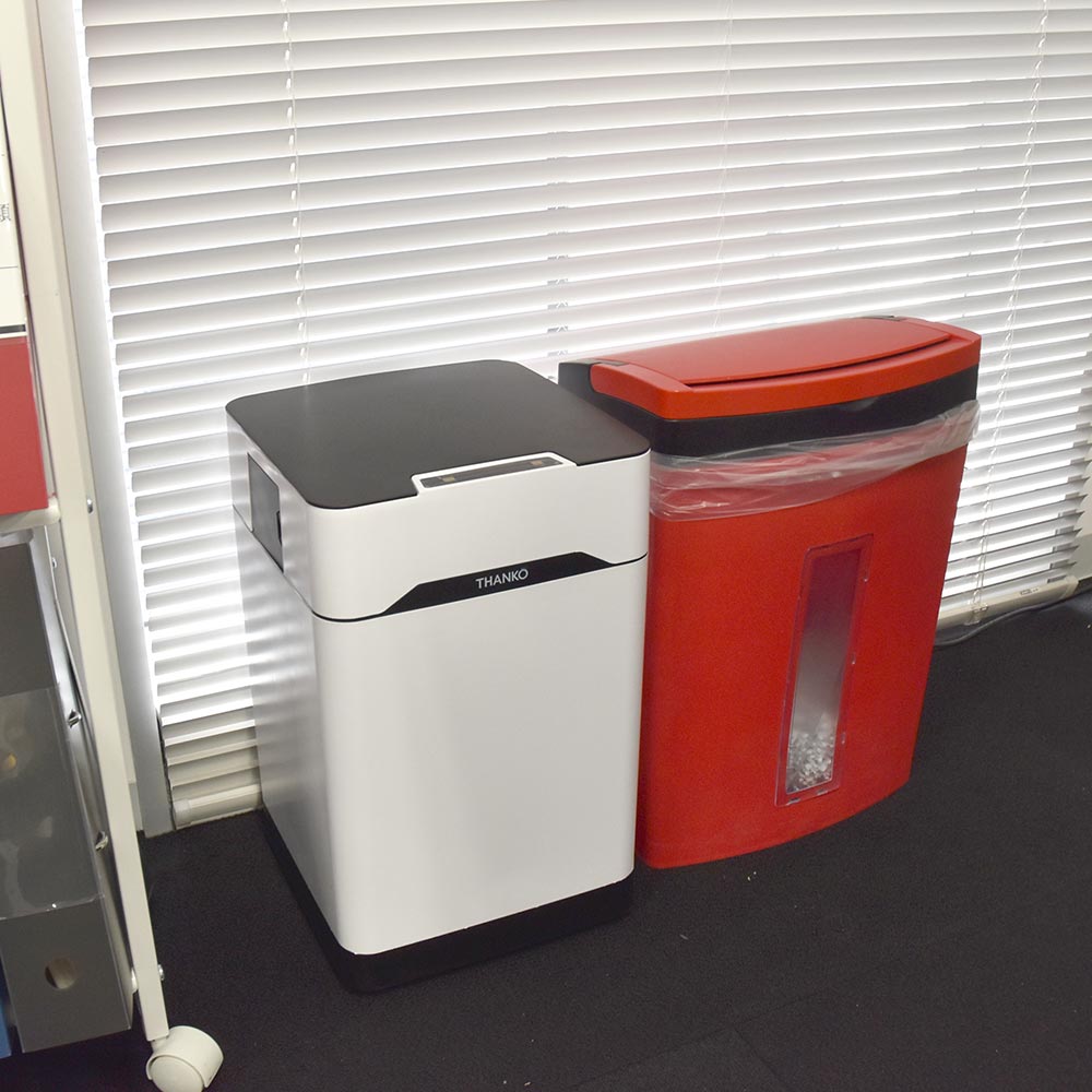 センサー式ゴミ箱掃除機「吸っちゃうダストボックス」 | 【公式