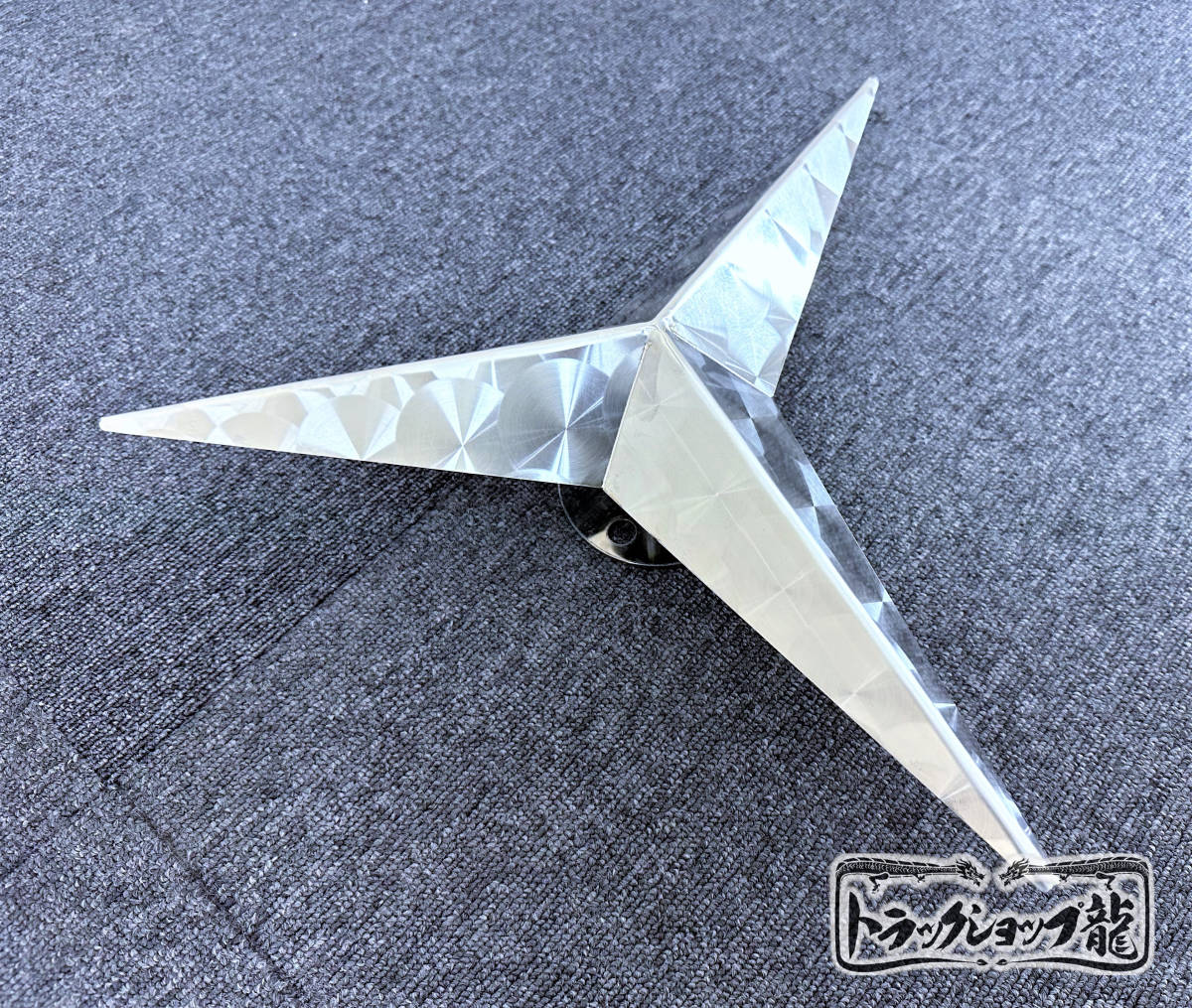 鱗柄ステンレス 【19.5インチ】 ベンツ型 ホイールスピンナー 4穴 4個