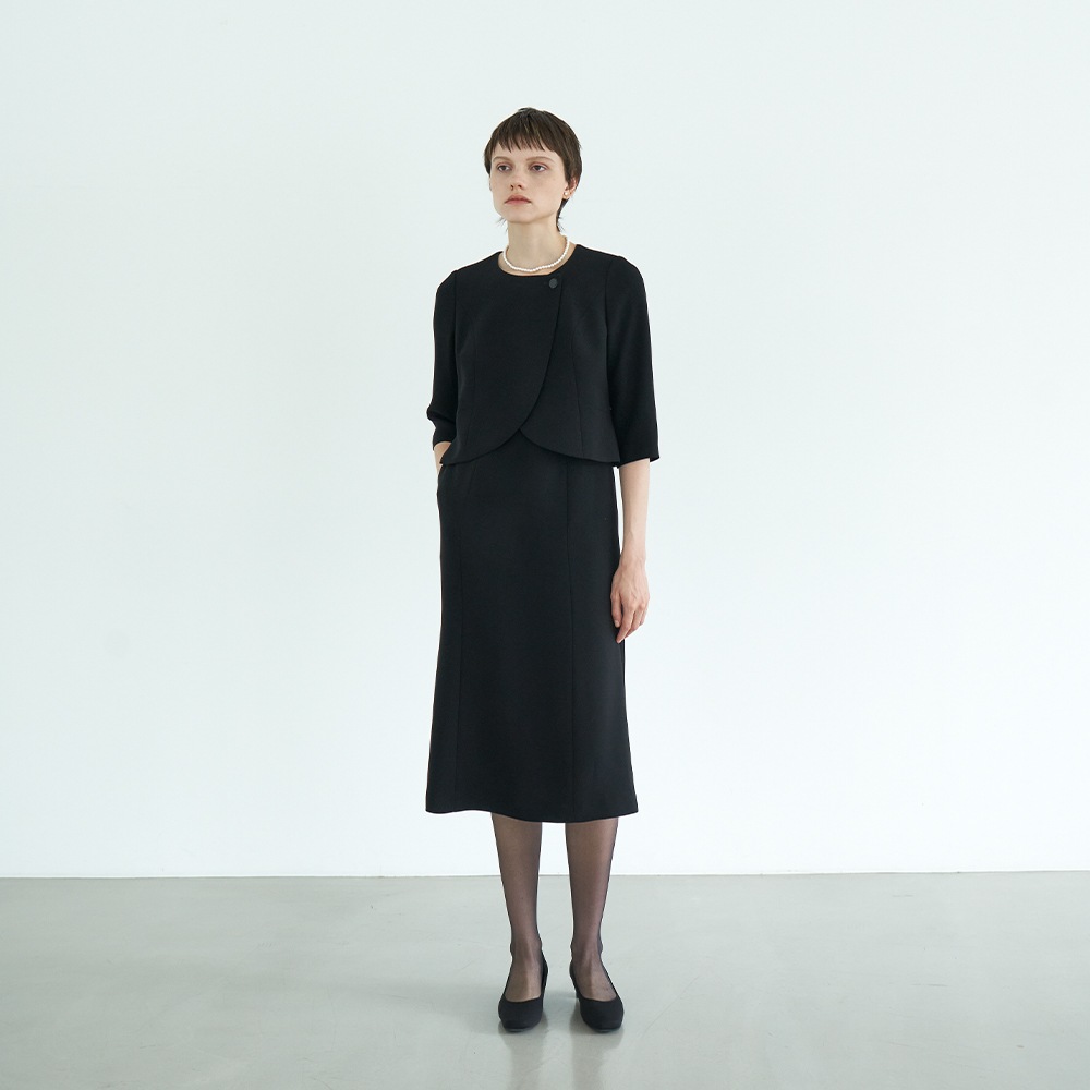 HIROMI YOSHIDA Black 1203423]フリルカラージャケット×ペプラム前開き