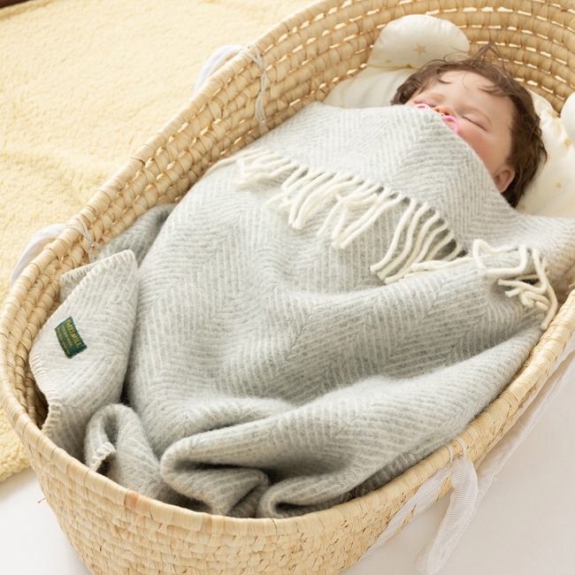 ステッチ ベビーカー ブランケット 68x73cm フィッシュボーン シルバー