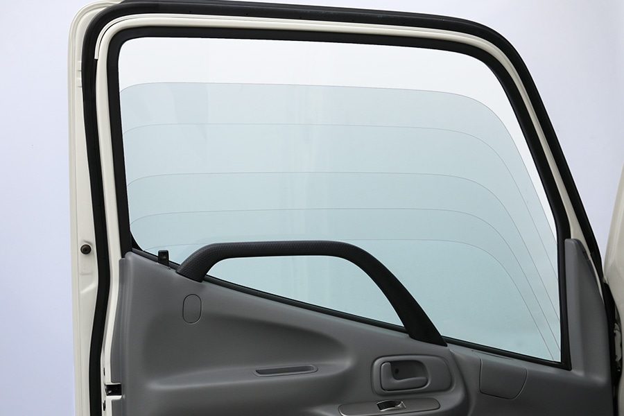 ユーアイビークル (UI vehicle) ハイエース等カスタムパーツWEB