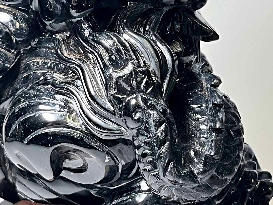 モリオン龍彫刻 (木製台座付き)