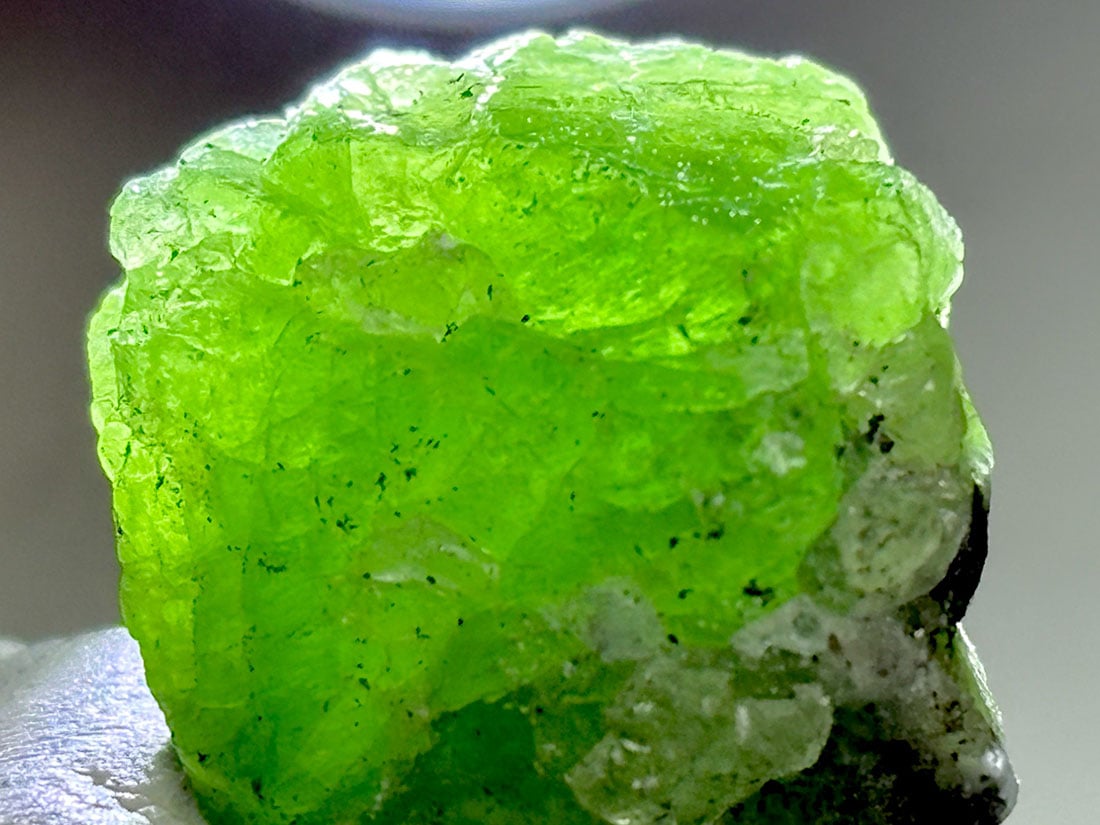 タンザニア産 ツァボライト ( グリーンガーネット )