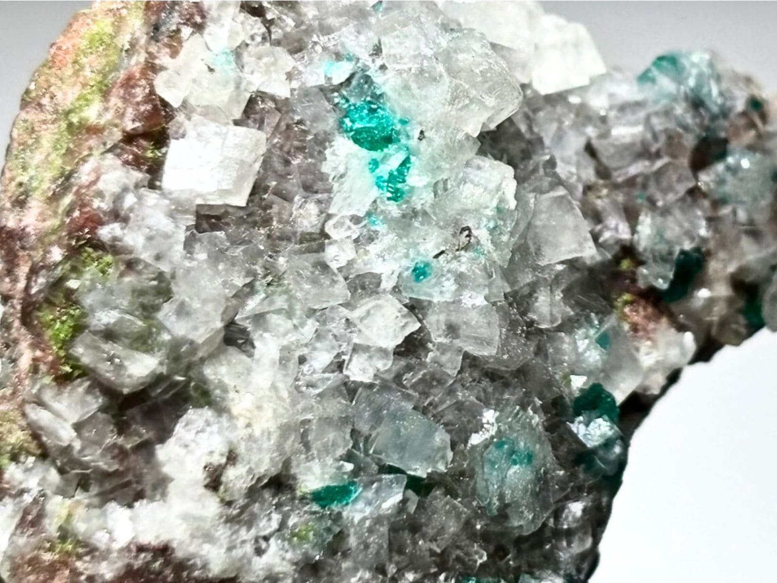 レア！ カザフスタン産 ダイオプテーズ/Dioptase (翠銅鉱)