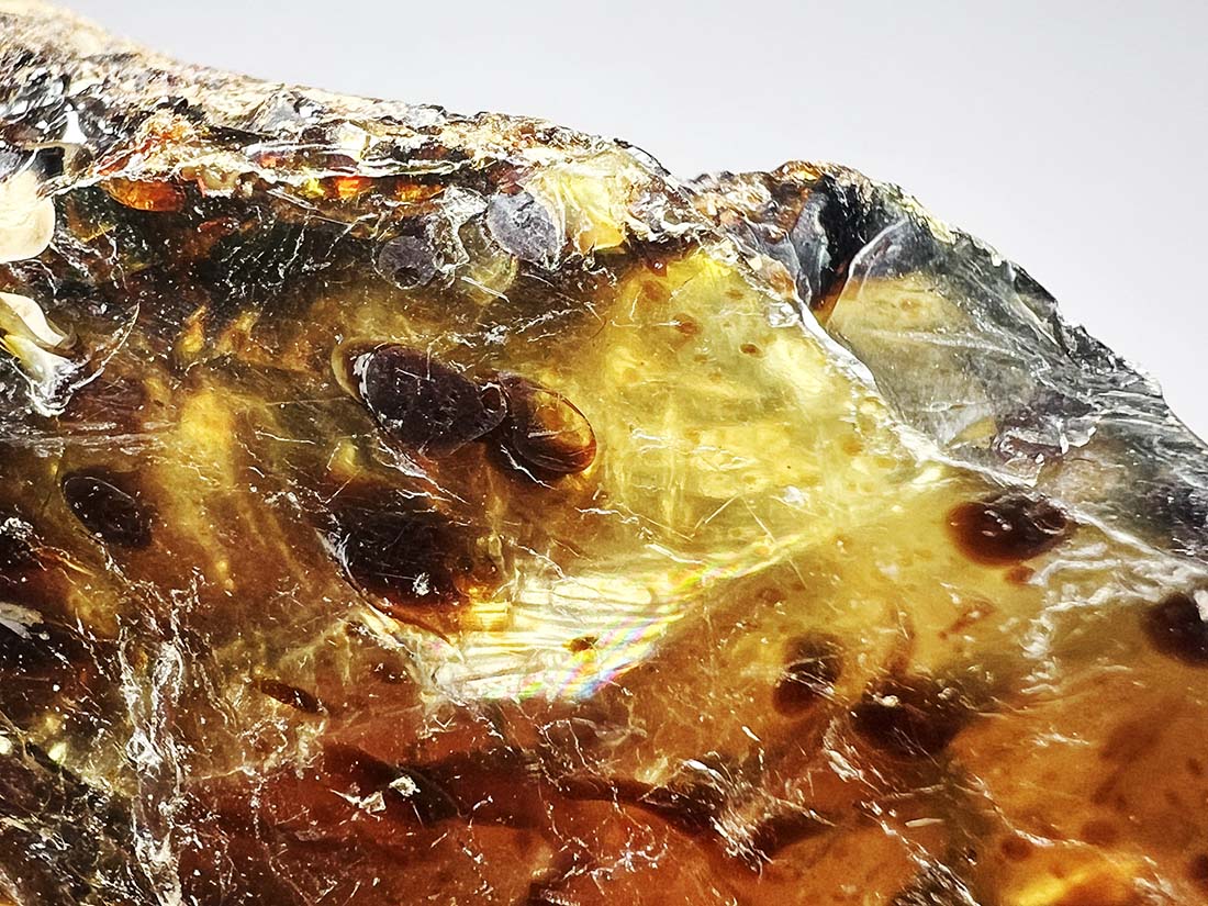 インドネシア・スマトラ産 ブルーアンバー ( 青琥珀 ) / BlueAmber