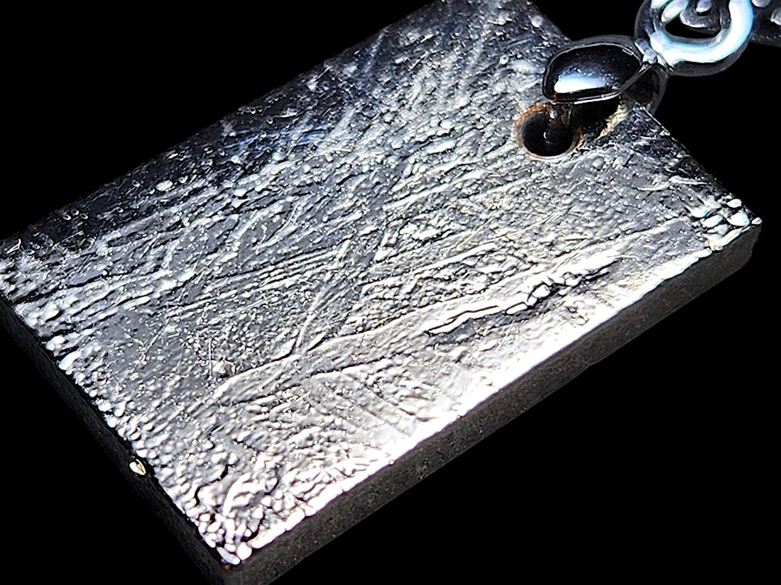 ギベオン隕石 (4.9g) ペンダントトップ / Gibeon Meteorite