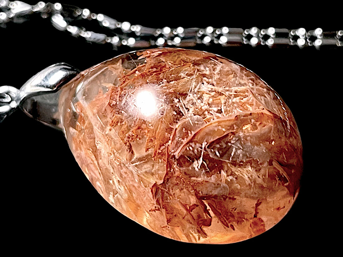 Ruby】希少石エピドートインスキャポライトのネックレストップ Ruby