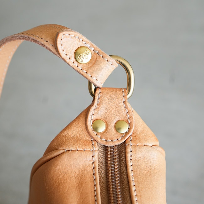 ◇【国内正規販売店】(5412300411)IL BISONTE(イルビゾンテ)Crescent