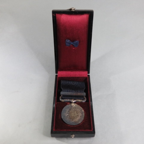 勲章】 紺綬褒章 略章・ケース付 （極美品） | すべての商品 | ヤマト