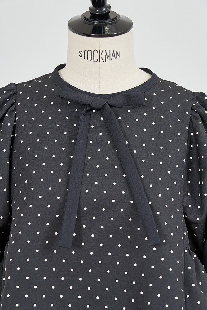 美品 yori ぬくぬくギャザーブラウス Black36 ぬくぬくギャザー